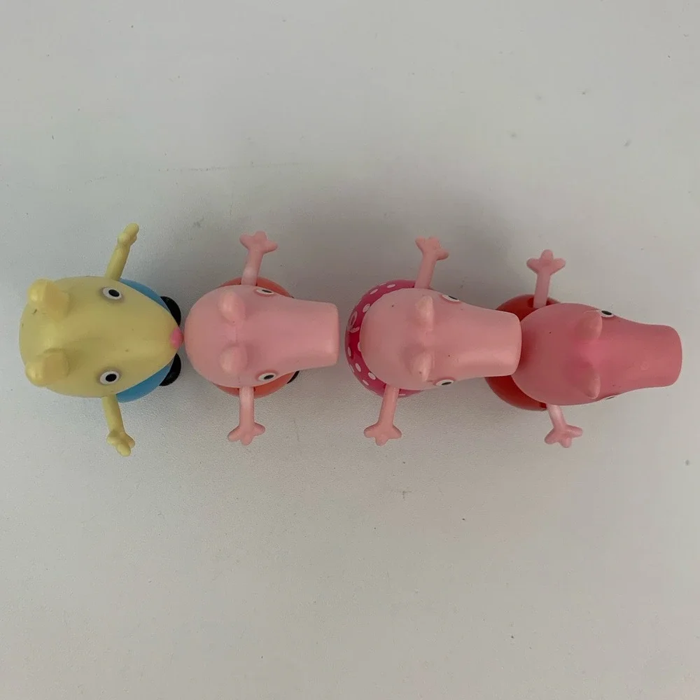 Peppa Pigs Outside Fun Playground Playset Swing Set See Saw 4 Figures